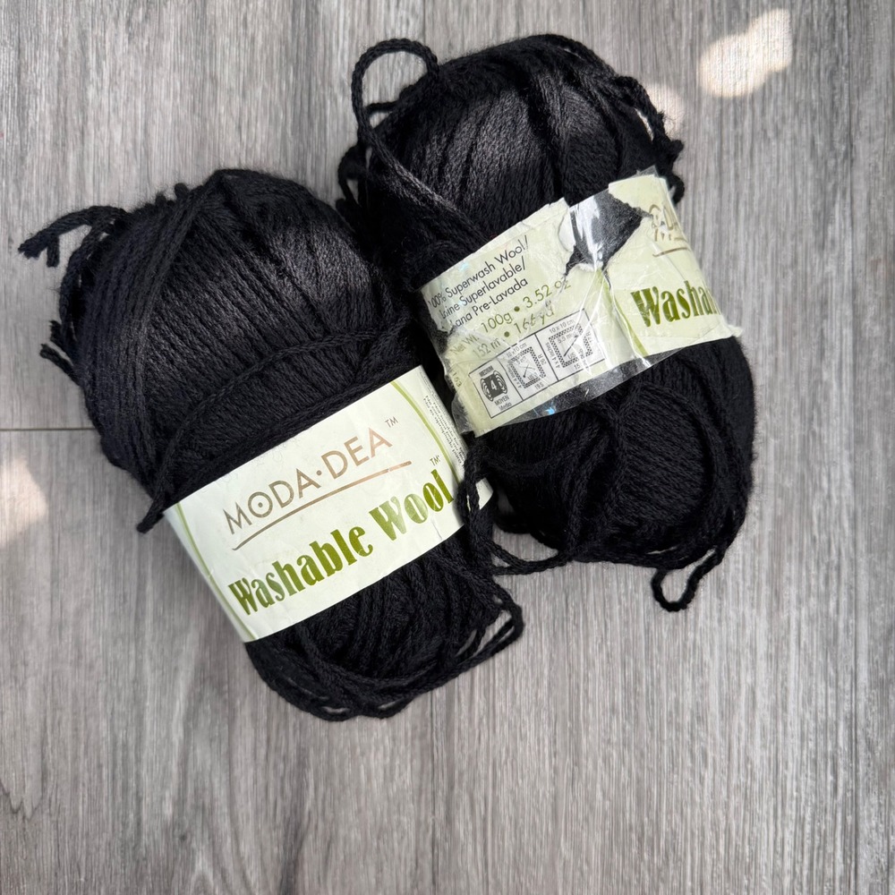 Moda Dea Washable Wool Yarn Black 4412 Lot 73 2 Skeins 100% Superwash Wool